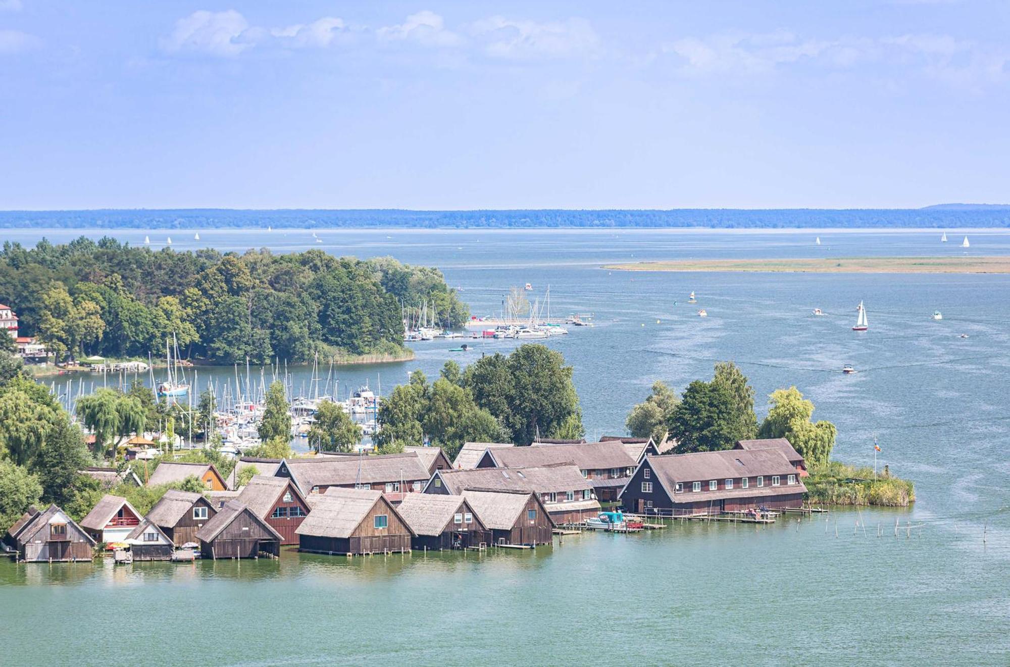 Kranichrast Am Roebeler Stadthafen Exteriör bild